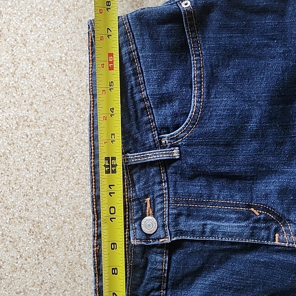 Levi's Cuffed Jean Short Size 32 - Picture 9 of 12